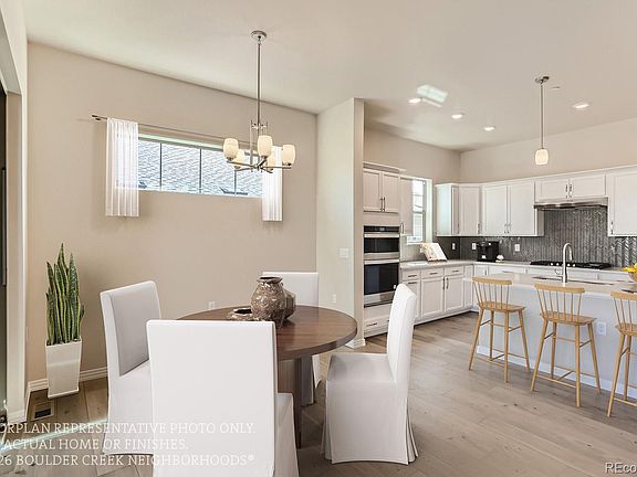 3rd image of 823 W 129th Place