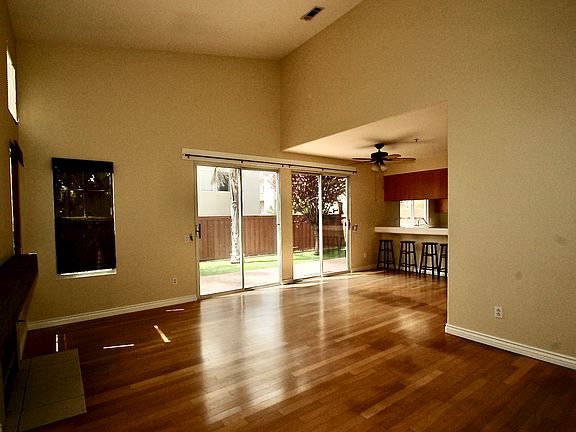3rd image of 106 W Shoshone St