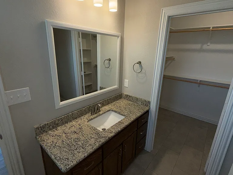 507 Wrigley Ln — Photo 6