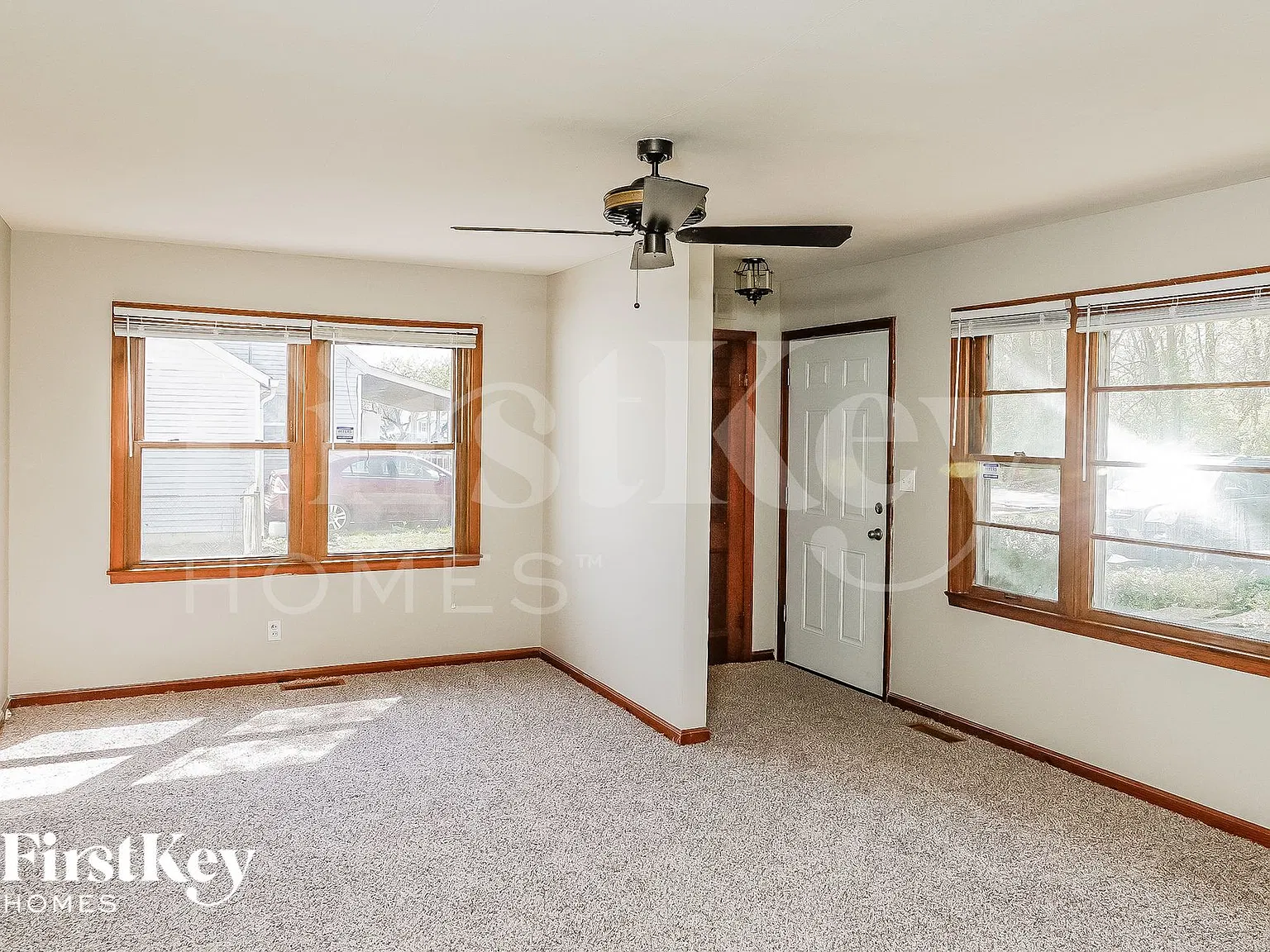 3 bed, 2.0 bath, 1295 sqft, $1,735 — Photo 4