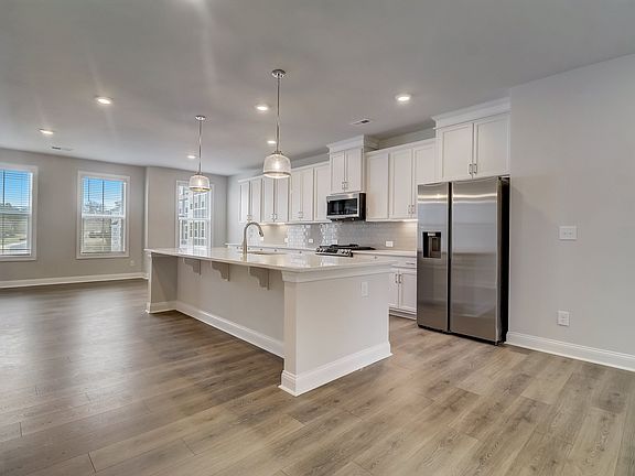 5th image of 2636 Roseglen Ln #4615400