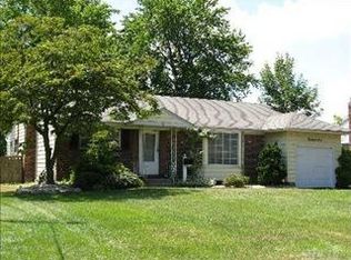 18 Fern Dr, Commack, NY 11725