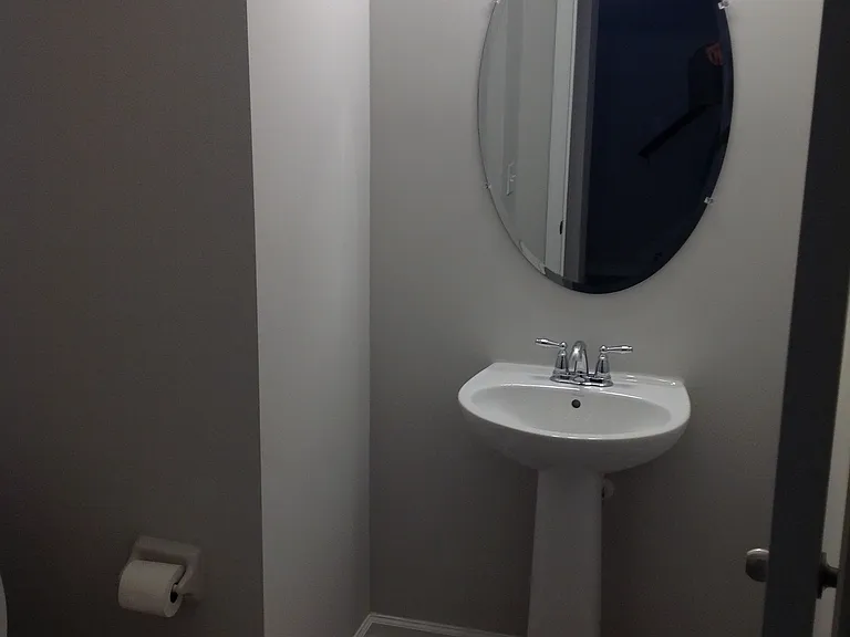 498 Richmond Dr — Photo 10