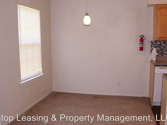 5th image of 413 Vista West Ct #B