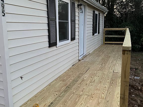 2nd image of 495 Stone St