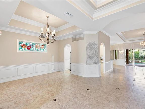 4th image of 805 Villa Florenza Dr