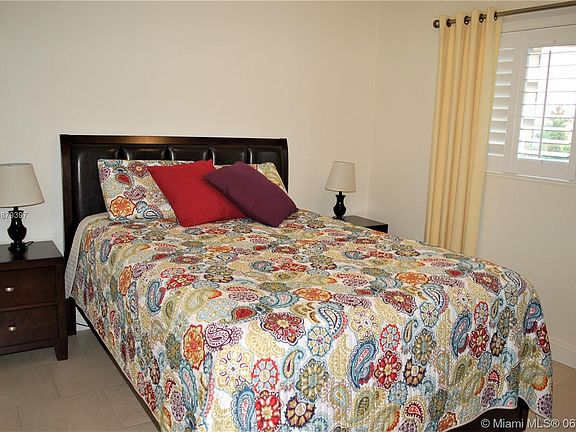 5th image of 4800 NW 35th St APT 414