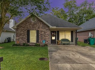 907 W Monroe St, Broussard, LA 70518