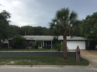821 Oakview Dr, New Smyrna Beach, FL 32169