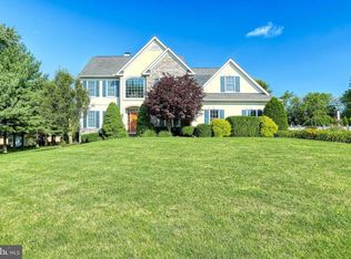 2776 Primrose Ln, York, PA 17402