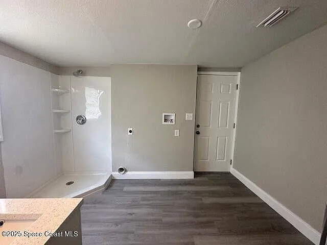 342 Crown Blvd — Photo 9