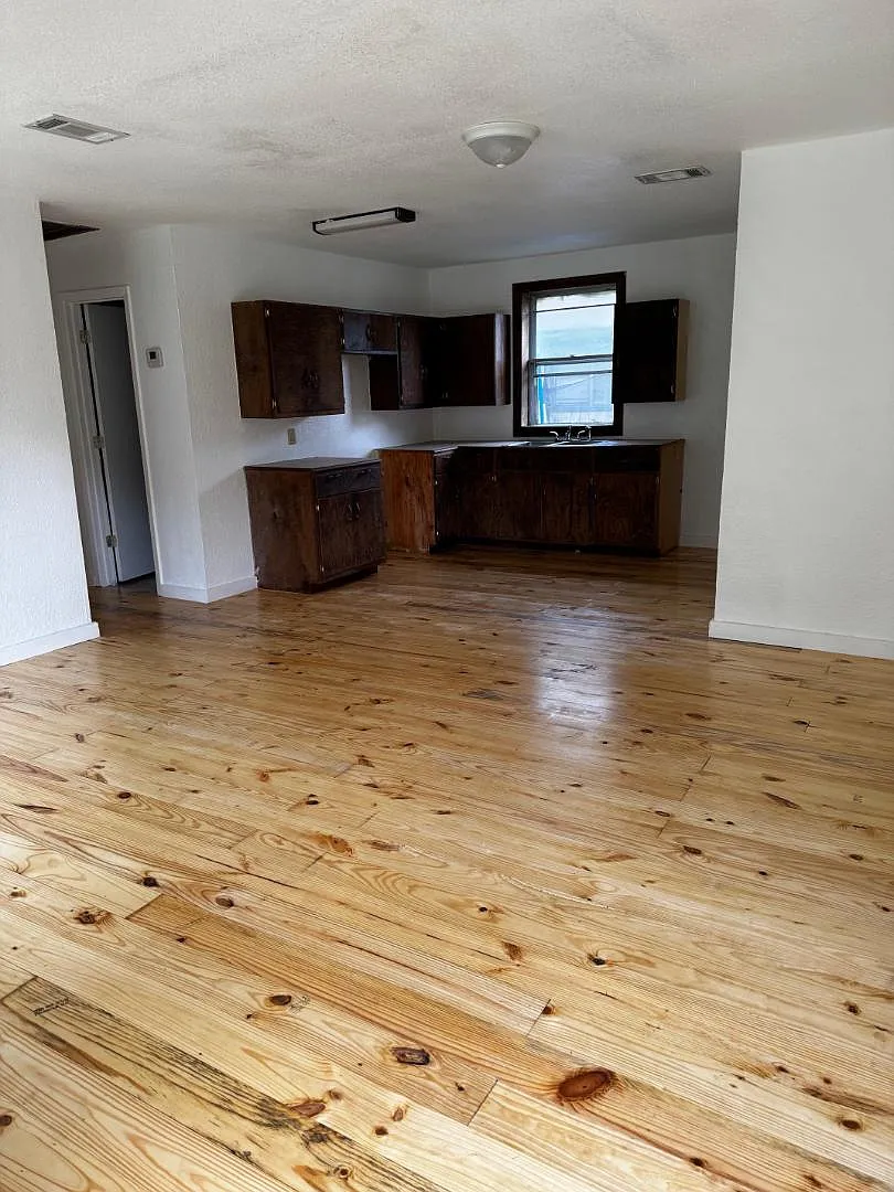 3325 US Hwy 190 West — Photo 1