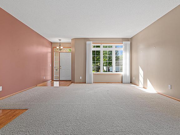 4th image of 19132 Inndale Dr