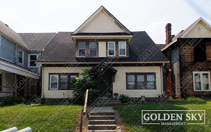 1st image of 427 S Mound St