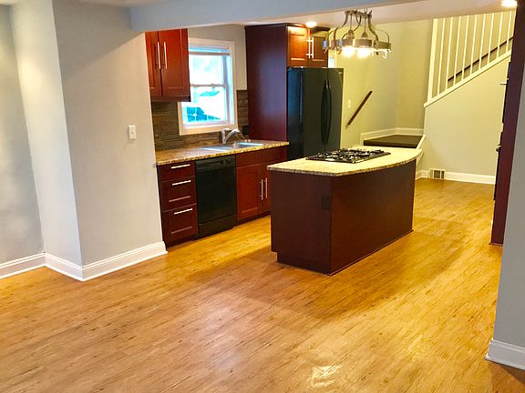 2nd image of 23464 Tawas Ave