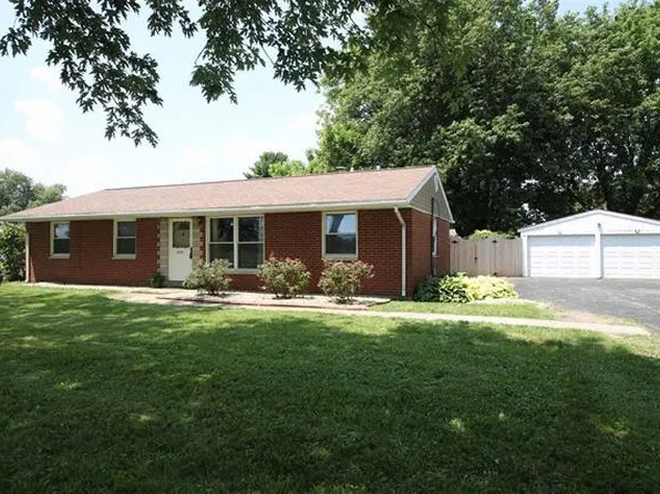 1717 Pleasant Ridge Rd, Maryville, IL 62062