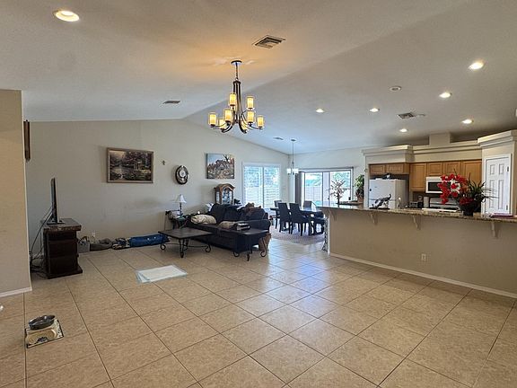 4th image of 2765 Castaway Dr