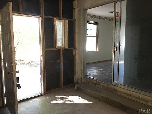 5th image of 1209 Suburban Dr