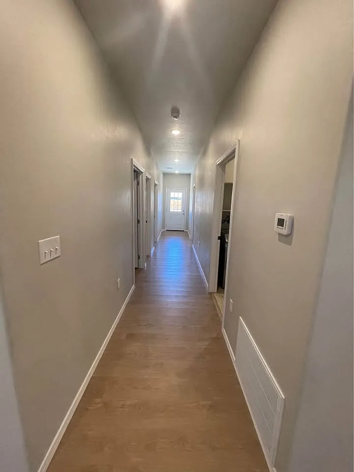 3 bed, 1400 sqft, $1,800 — Photo 4