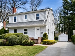 24 Palmer Ave, Tenafly, NJ 07670