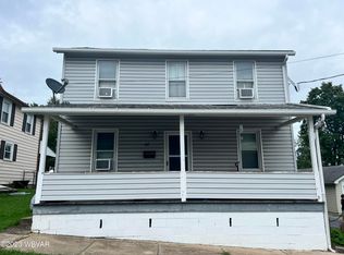 48 High St, Montgomery, PA 17752