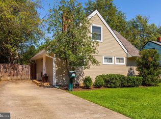 5721 Wainwright Ave, Rockville, MD 20851