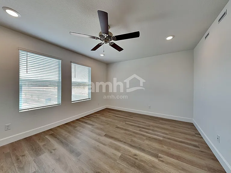 6495 Rush Ave — Photo 9