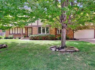1505 N Valleyview Ct, Wichita, KS 67212