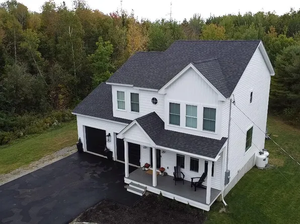 20 Emerald Drive, Hampden, ME 04444