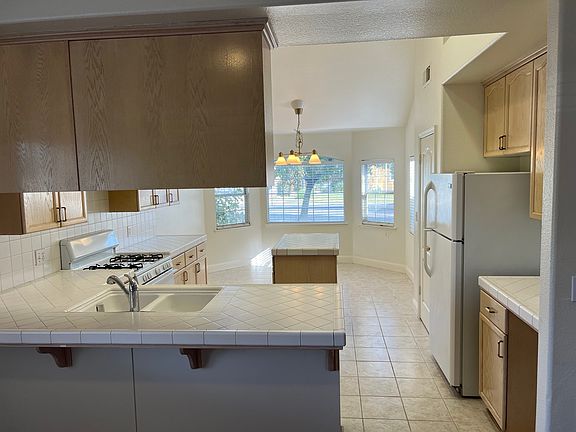 4th image of 9453 N Sierra Vista Ave