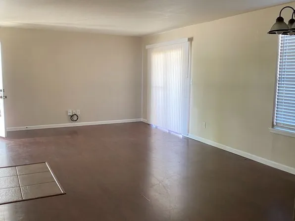 4250 Calallen Dr #1, Corpus Christi, TX 78410
