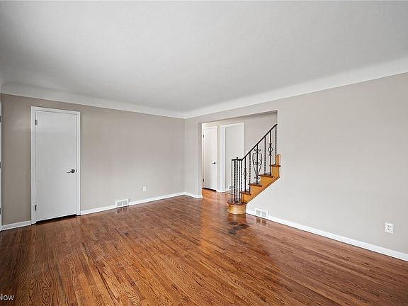 4th image of 29488 Woodway Dr
