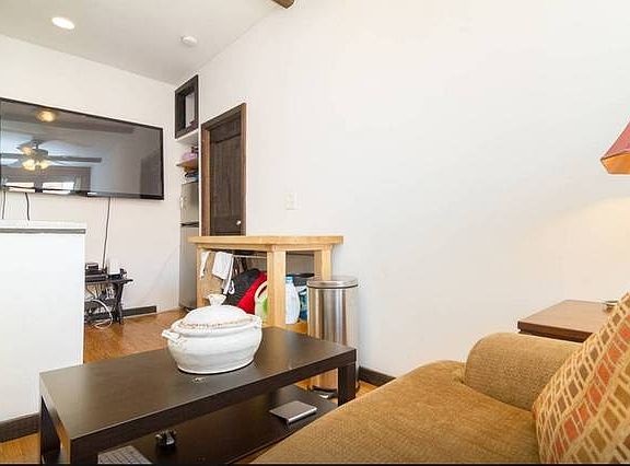 4th image of 520 E 14th St APT 14