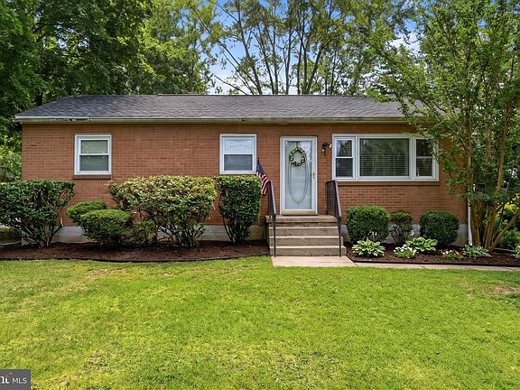 2nd image of 2310 Senseny Rd