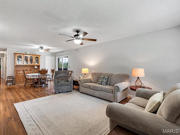 3rd image of 105 Wenona Dr