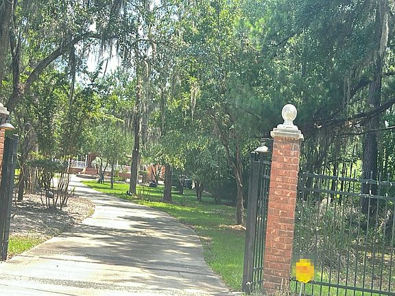 2nd image of 11 Shore Rd