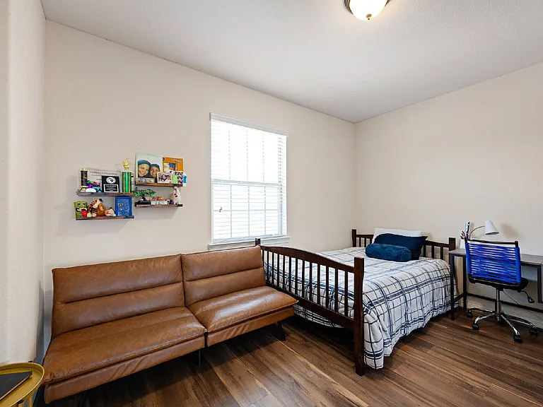 4627 Miramar Dr — Photo 25