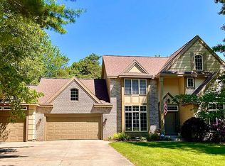 15361 Oak Ridge Dr, Spring Lake, MI 49456