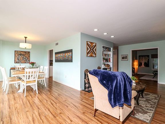 3rd image of 2025 Calvin Cliff St #34