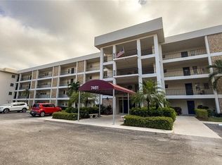 7461 W Country Club Dr N APT 209, Sarasota, FL 34243