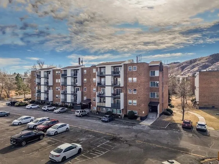 1150 Golden Cir #501 — Photo 1