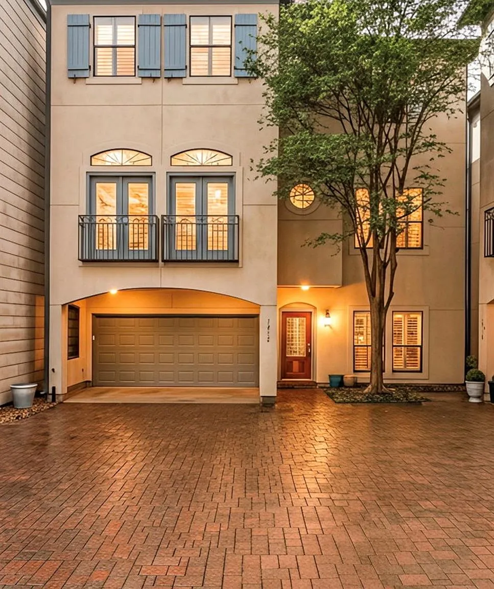 3 bed, 3.5 bath, 2100 sqft, $3,450 — Photo 1