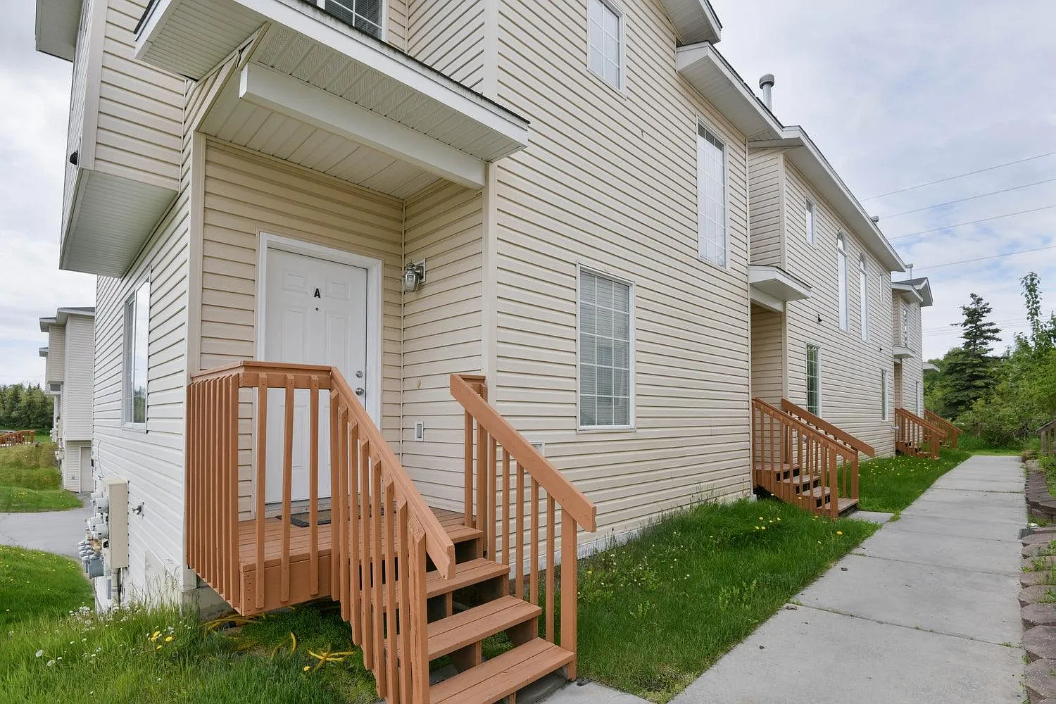 3 bed, 1300 sqft, $2,350 — Photo 1