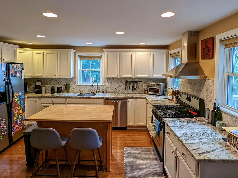 65 Seminole Ave — Photo 2