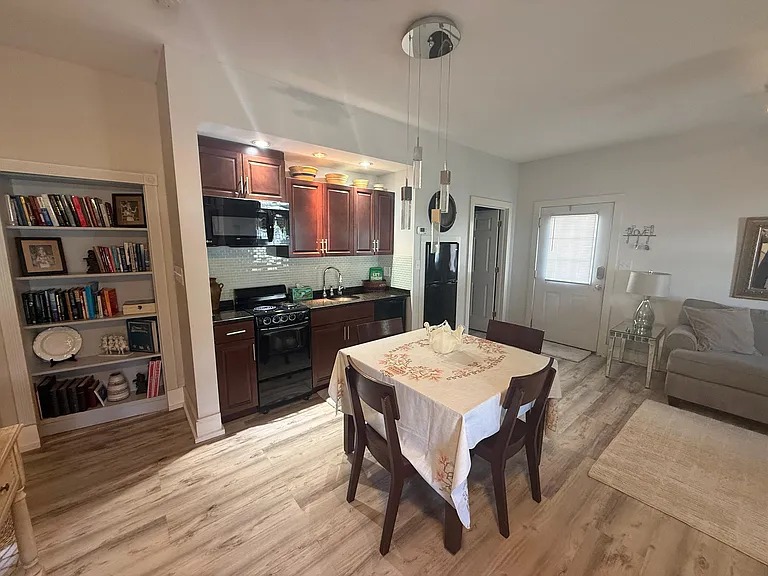 1021 Bay Dr #B — Photo 5