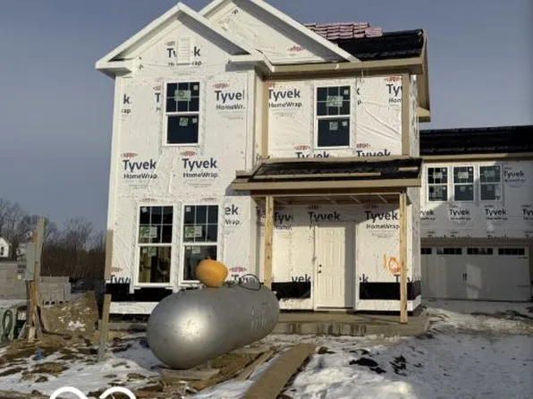 15929 Tharp Woods Dr, Fishers, IN 46037