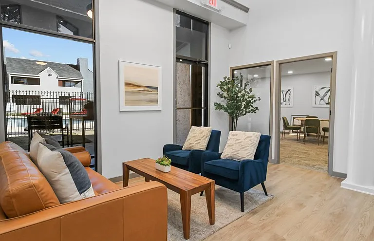 Hollytree Apartments — Photo 30