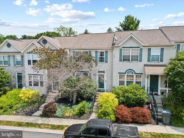 308 Knollwood Rd, Millersville, PA 17551