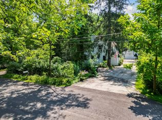 705 W Hillcrest Rd, Palatine, IL 60074