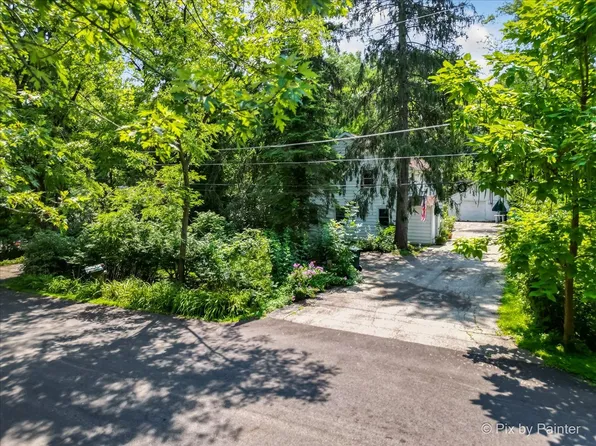 705 W Hillcrest Rd, Palatine, IL 60074